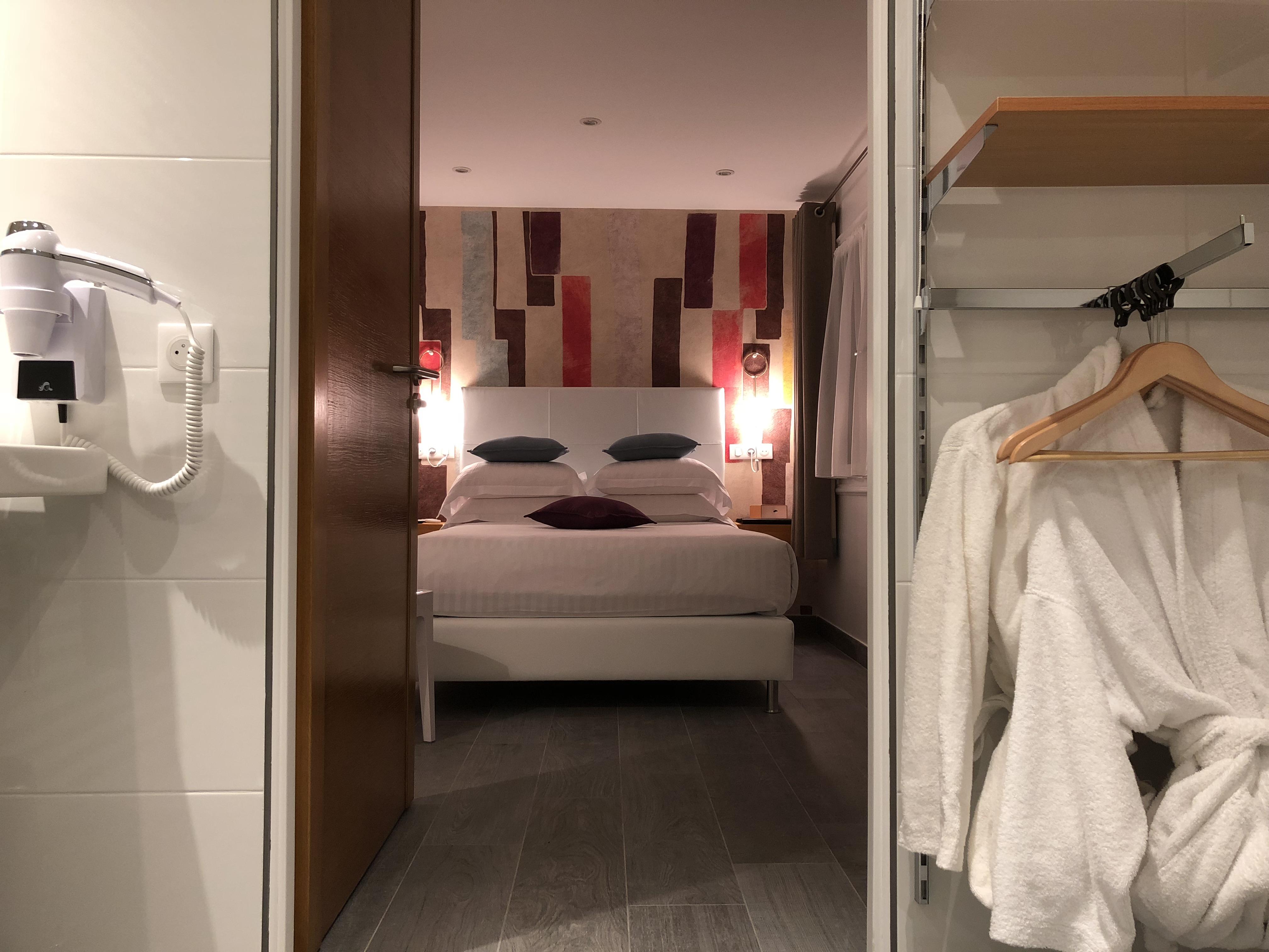 Rose Hotel